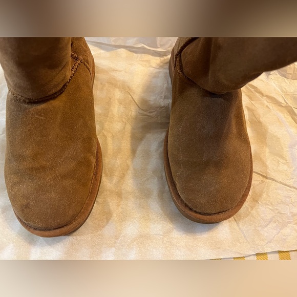 RJ’S Fuzzies Sheepskin/Lined midi boot, Size 8 - Picture 4 of 11